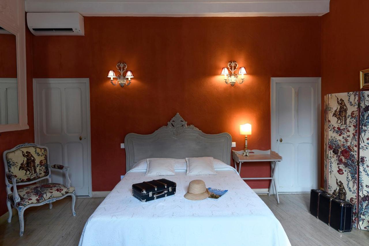 Les Chambres Du Vieux Bistrot Cabrières-dʼAvignon Exteriér fotografie