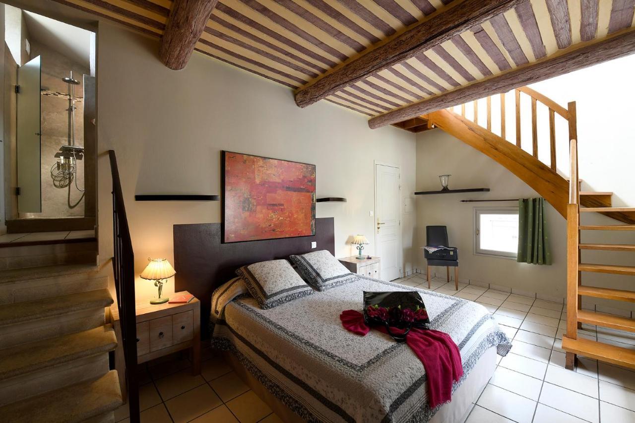 Les Chambres Du Vieux Bistrot Cabrières-dʼAvignon Exteriér fotografie