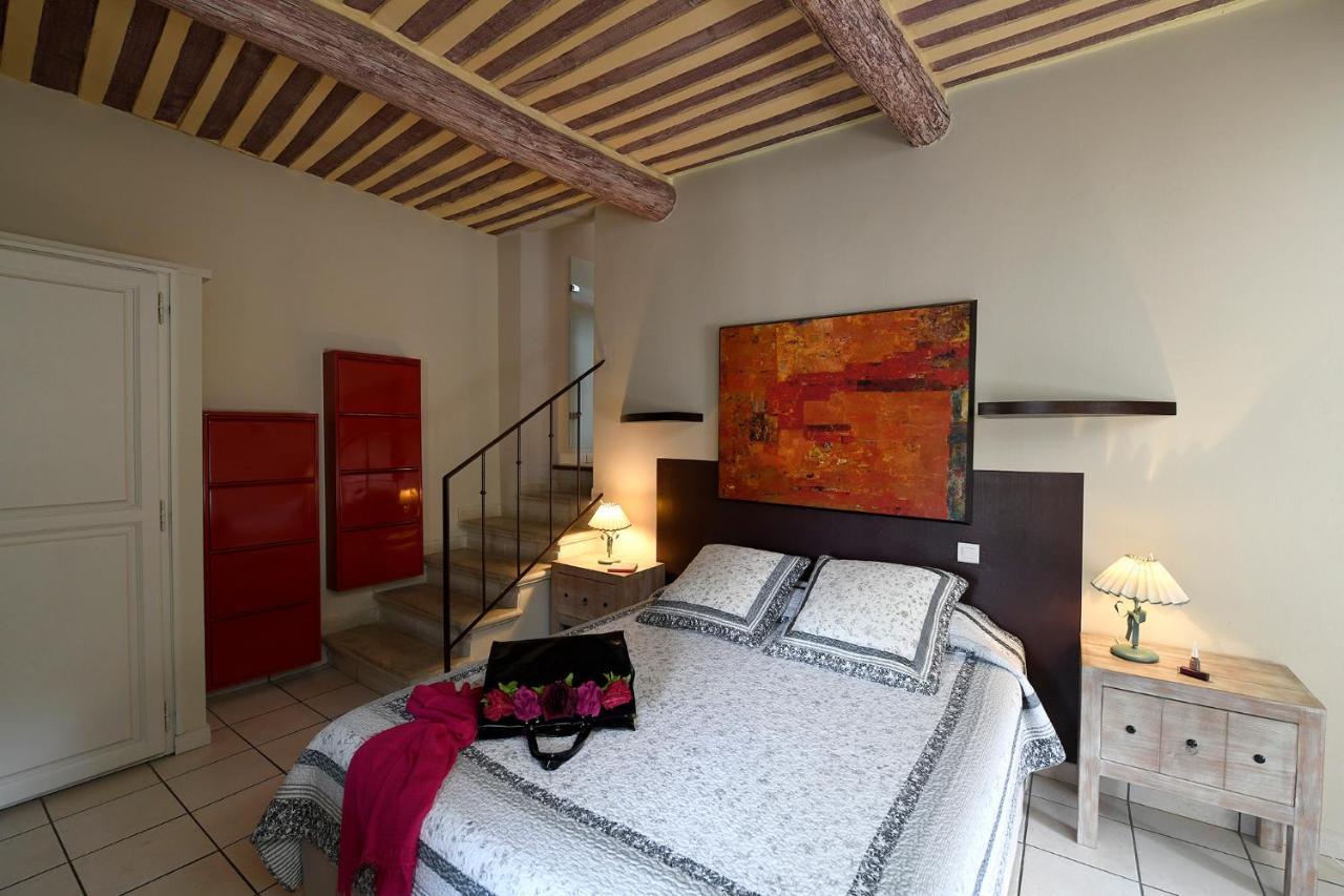 Les Chambres Du Vieux Bistrot Cabrières-dʼAvignon Exteriér fotografie